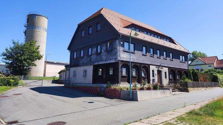 Front- und Seitenansicht