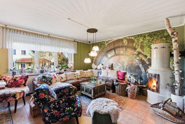 Wohnzimmer mit Kamin