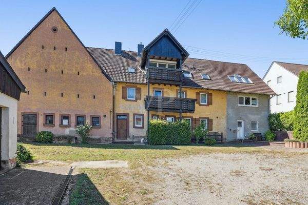 Ansicht Haupthaus und Scheune