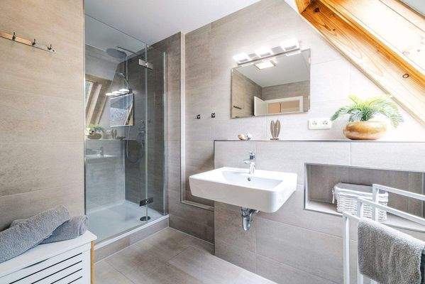 Badezimmer 1 im Obergeschoss