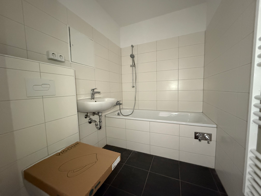 Badezimmer mit Wanne