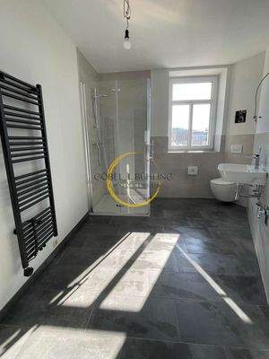 Fertig gestelltes Badezimmer