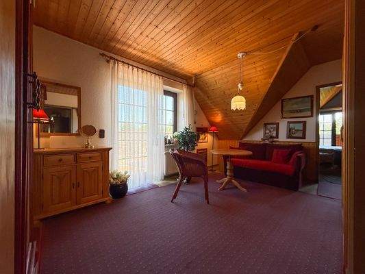 Küche und Wohnbereich in Wohnung 3