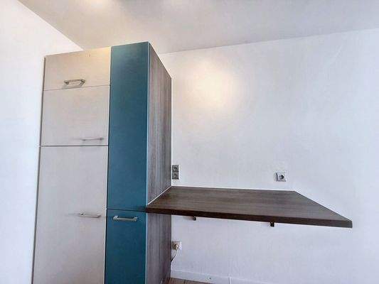 mit Kühl-Gefrierkombination