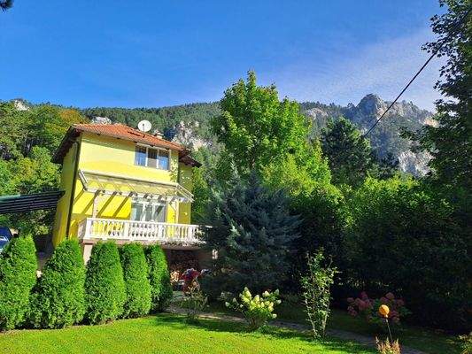 Exklusives Wohnen am Fuße des Schneebergs in absoluter Ruhelage