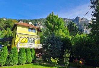 Exklusives Wohnen am Fuße des Schneebergs in absoluter Ruhelage