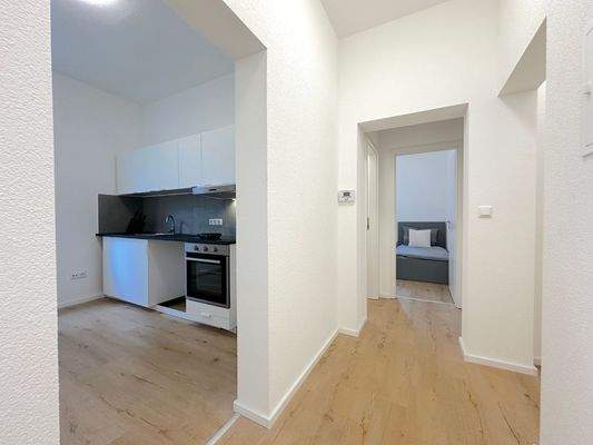 Helle Küche und Flur