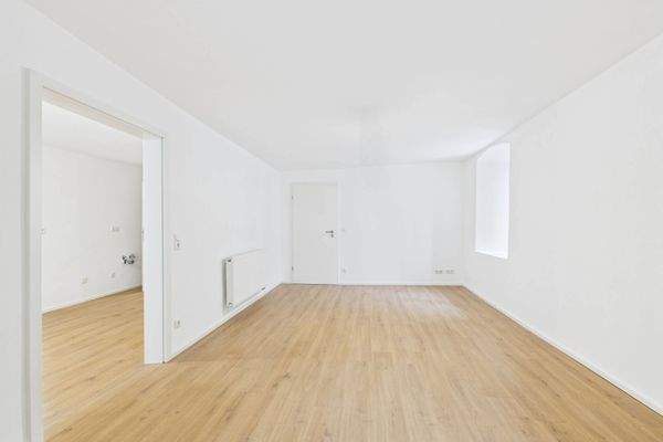 Wohnzimmer & Küche links