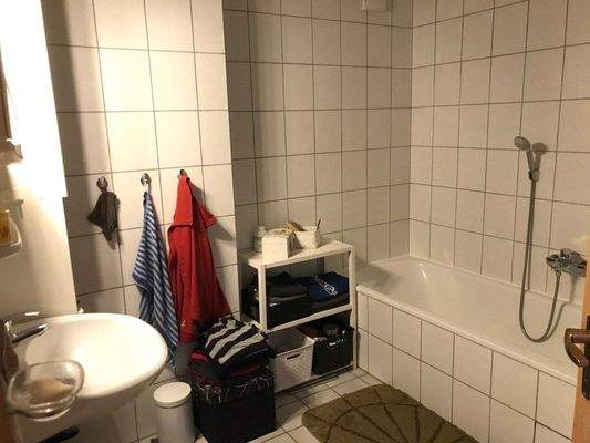 Bad Wohnung EG Haus rechts