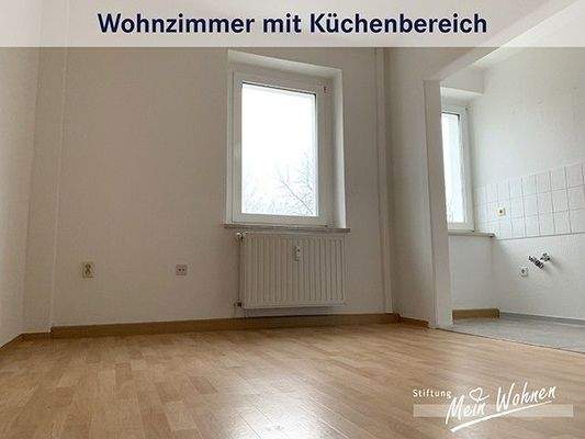 Wohnzimmer mit Küchenbereich