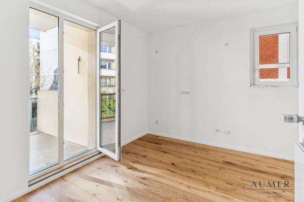 Küche mit Balkonzugang