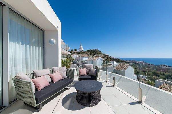 Sea View Flats with Top Quality Design in Benalmádena Málaga