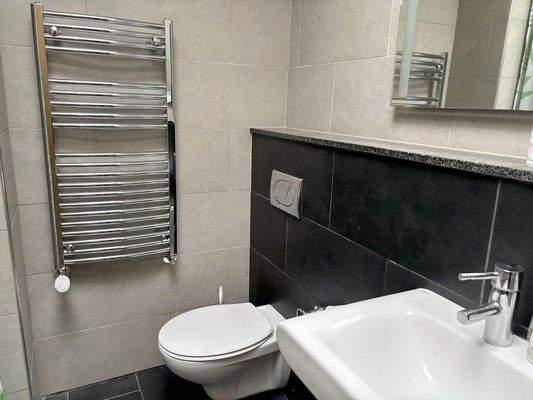 Geräumiges Bad für pure Entspannung