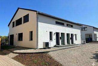 Vorderseite mit Stellplatz