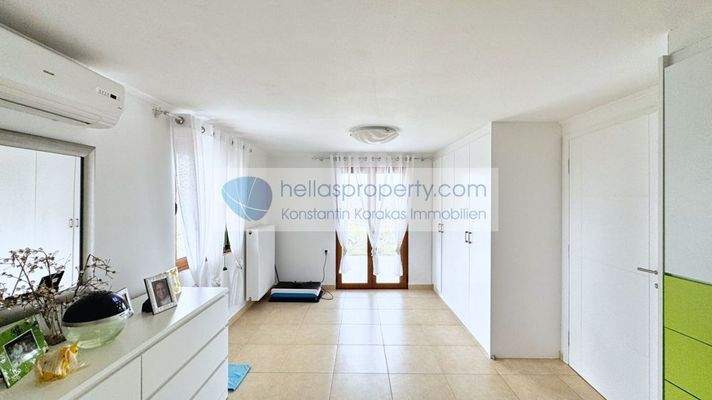 42a80de3a7514f208ad604ab482c7498-original