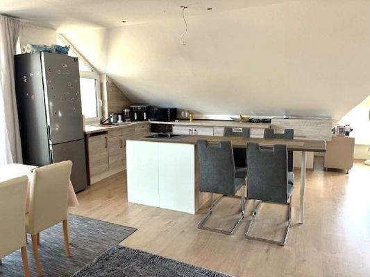 die Küche mit Essecke