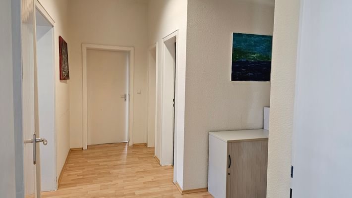 Flur zu Toiletten.jpg