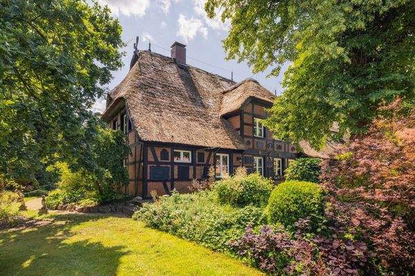 Wohnhausgiebel zum Garten