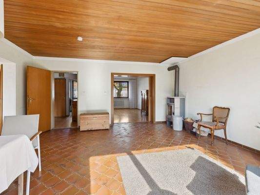 Wohnzimmer mit Kamin EG