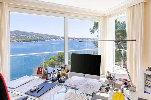 Arbeitszimmer mit tollem Meerblick