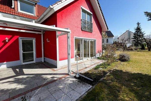 Geschützte Terrasse mit Bedachung