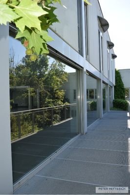 Gebäude seitlich rechts