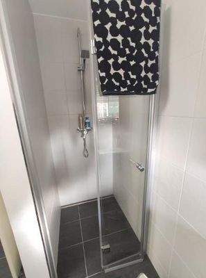 EG: Bad mit Wanne und Dusche Bild 3