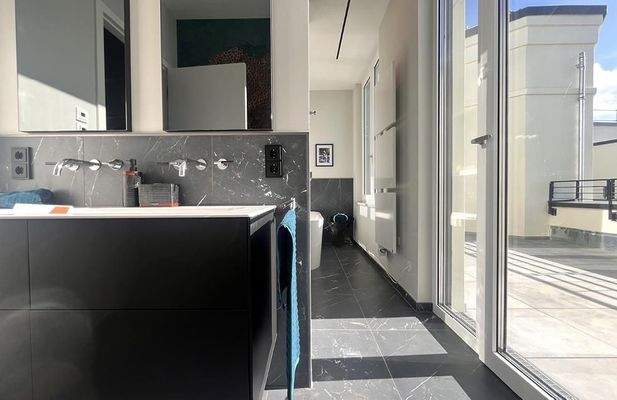 Dusch & Wannenbad ensuite