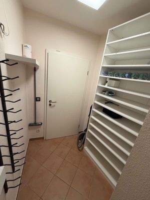Abstellraum/Schuhschrank