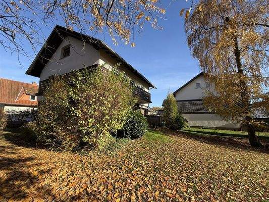 Blick in den großzügigen Garten