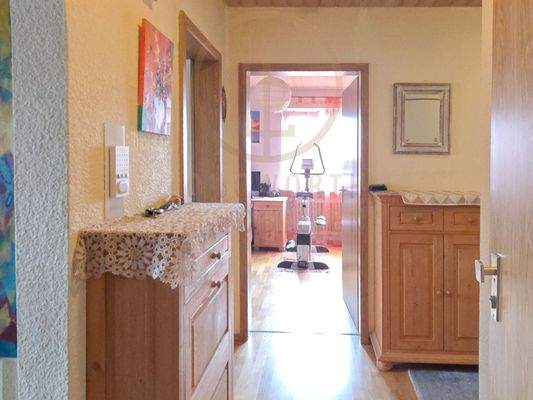 06-Oberfer-Westend-Wohnung-Eingang