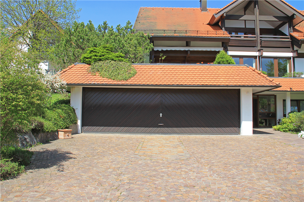 großzügige Doppelgarage