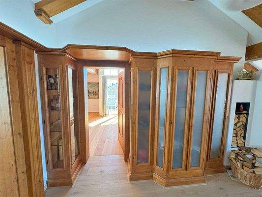 Exquisite Einbaumöbel in der Diele