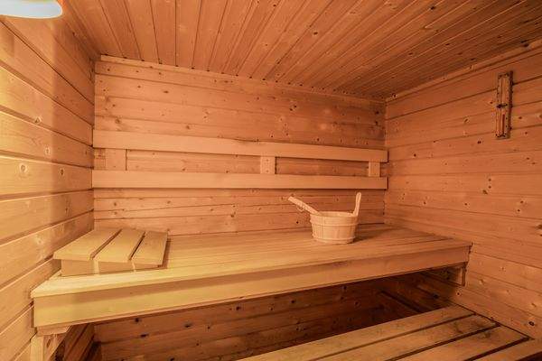 Sauna innerhalb des Kellers