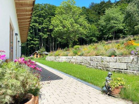 Nebengebäude - Sommer