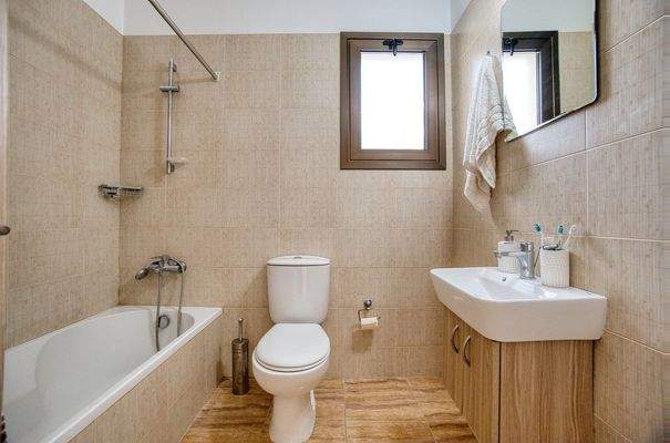 642058-detached-villa-for-sale-in-kato-paphos-univ