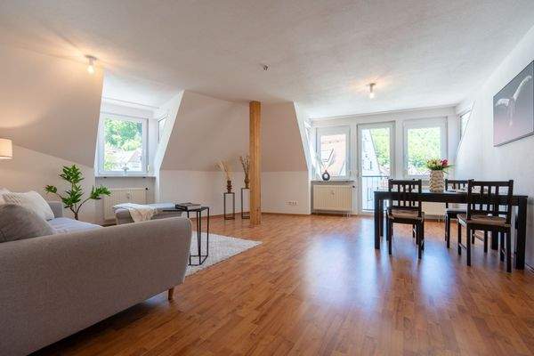 Wohnzimmer m. Essbereich