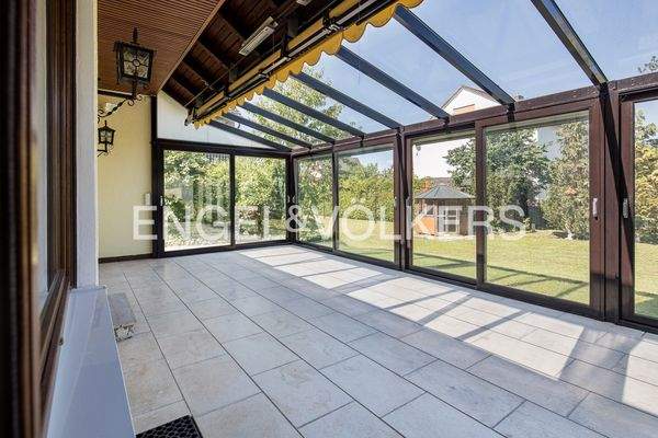 Traumhafter hinterer Wintergarten aus 1998 mit ele