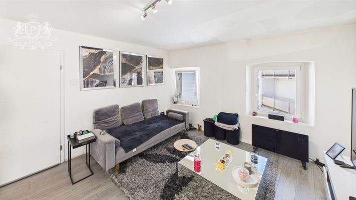 CAM01984G0-PR0474-STILL009