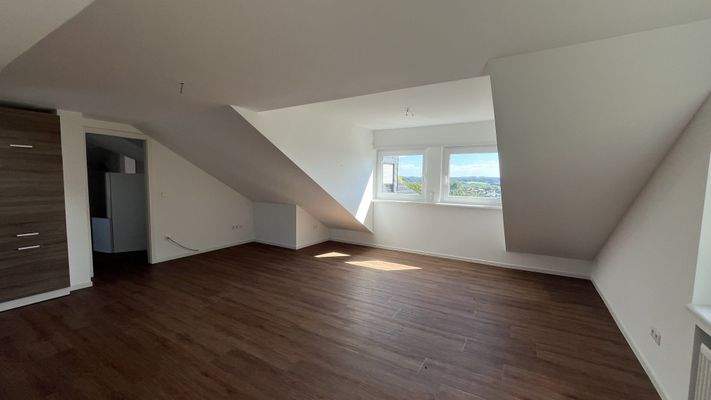 Schlafzimmer / Hobbyraum DG