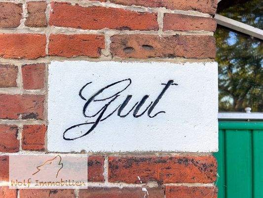 Inschrift am Osttor links