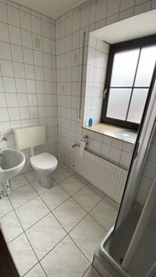 Gäaste WC mit Dusche im OG