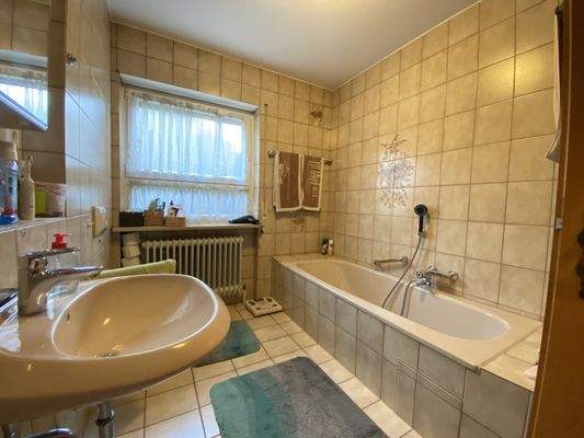 Badezimmer im Erdgeschoss