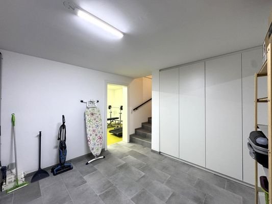 Wohnkeller mit Einbauschränke Raum 1 von 3
