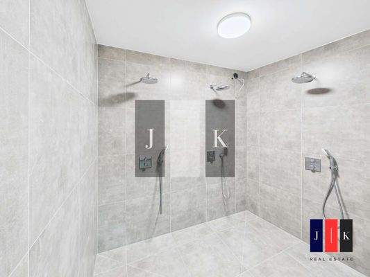 Sanitäre Einrichtung 2 (Dusche)