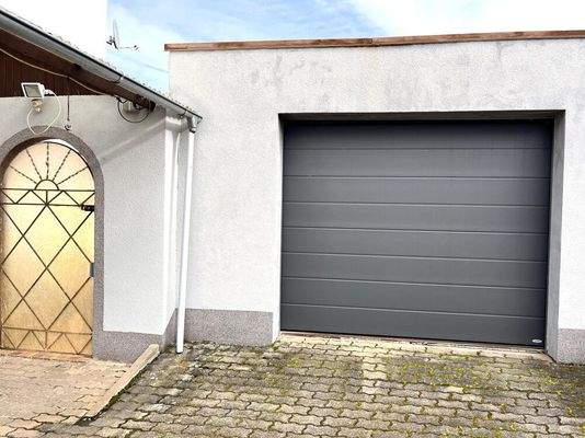 Garage, Weg zum Garten