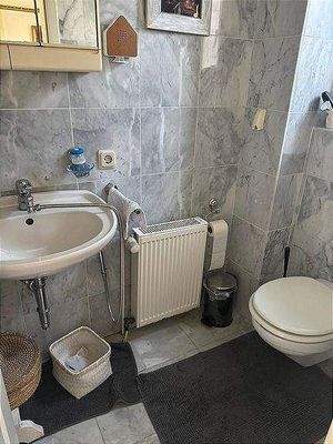 Zweites Bad mit Dusche.jpg