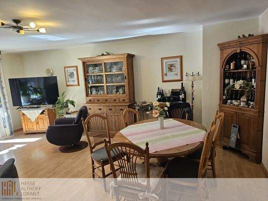 Wohn-/Esszimmer
