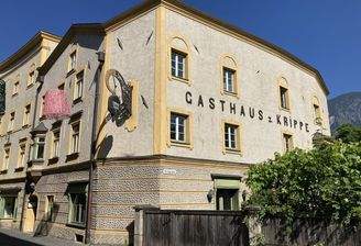 Gasthaus zur Krippe samt Gastgarten am Rande der Haller Altstadt