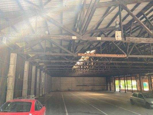 Überdachte Lagerfläche